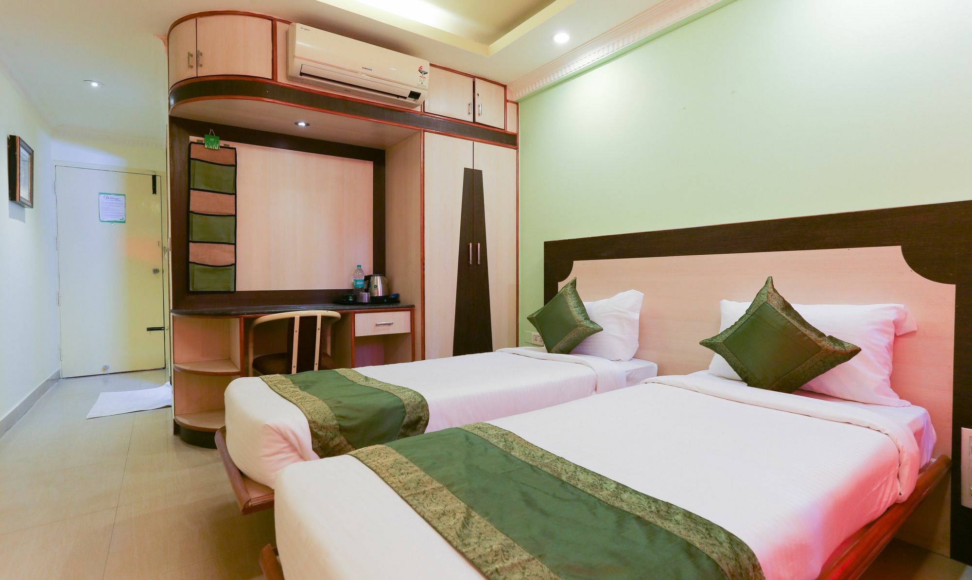 Treebo Trip Grand Regency Hotel Bangalore Exterior foto
